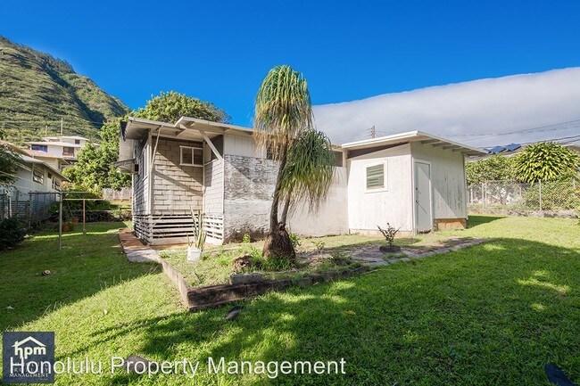 Building Photo - 2357 Palolo Ave