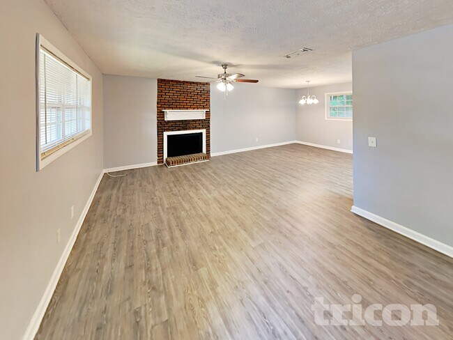 Building Photo - 3964 Cindy Dr