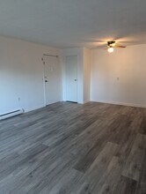 Building Photo - 103 Horse Pond Rd