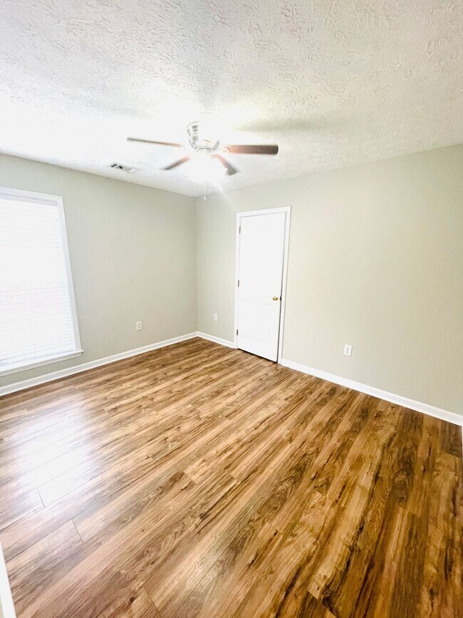 Foto del edificio - ** 3 Bed 2 Bath located in Millbrook ** Ca...