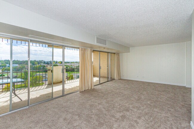 Foto del edificio - 411 Lakewood Cir