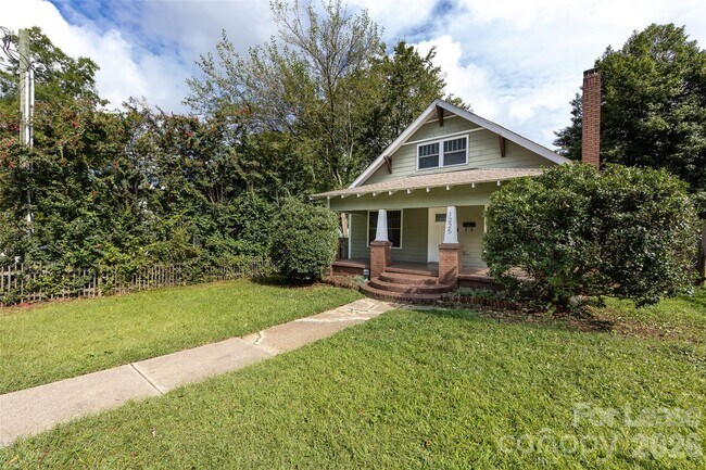 Building Photo - 1225 Kennon St