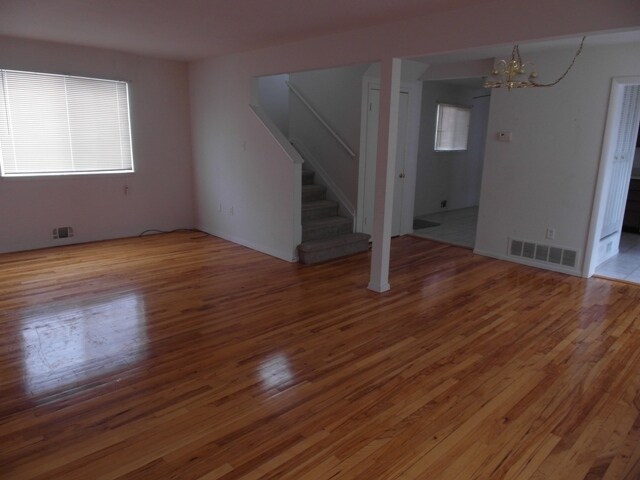 Foto del edificio - 3 Bedroom, 1.5 Bath, Townhouse in Oscoda v...