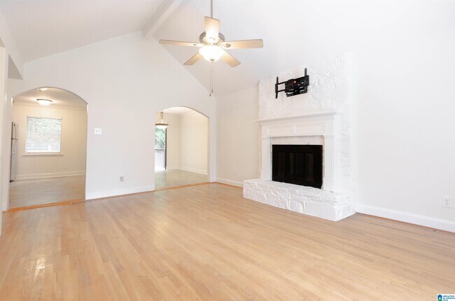 Foto del edificio - 3612 Chaumont Dr