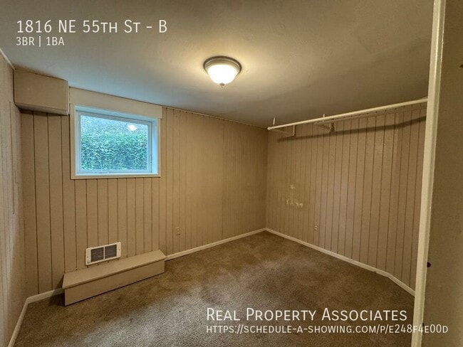 Building Photo - 1816 NE 55th St