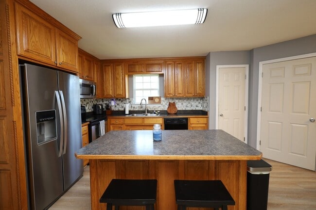 Building Photo - 500 Bryson Cir