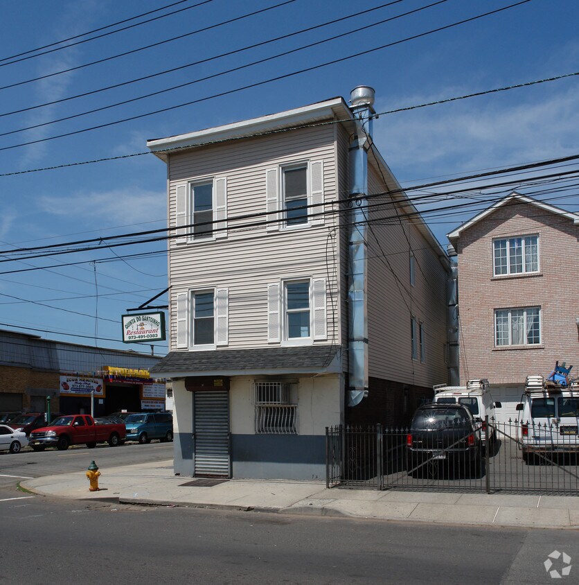 Primary Photo - 59 Dawson St