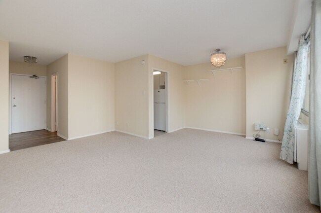 Building Photo - 5500 Friendship Blvd
