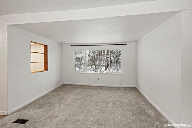 Foto del edificio - 20513 Scenic Dr