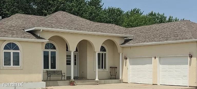 Primary Photo - 5 br, 4 bath House - 28311 660th Ave