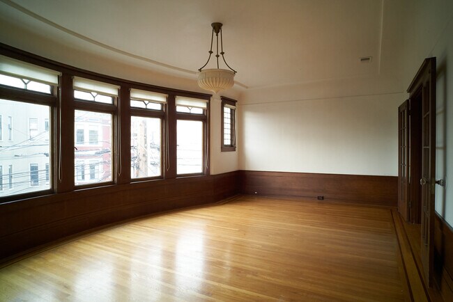 Living room - 3918 24th St