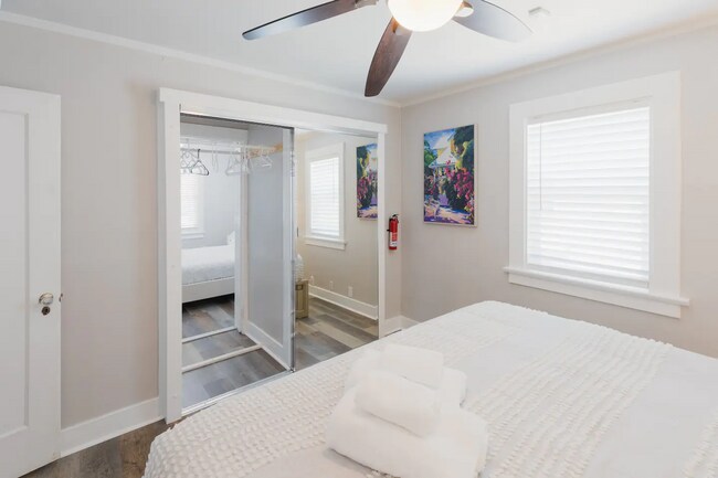 Building Photo - Home for Rent in Sacramento