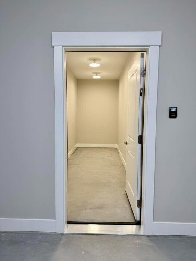 Foto del edificio - 7212 Shaver Dr