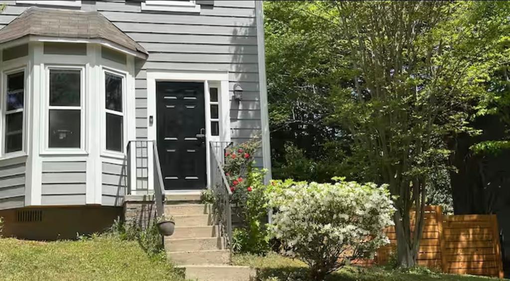 Primary Photo - 144 Willow Stream Ct