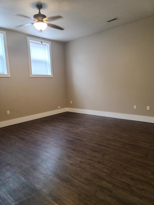 Building Photo - 2212 E 12th St