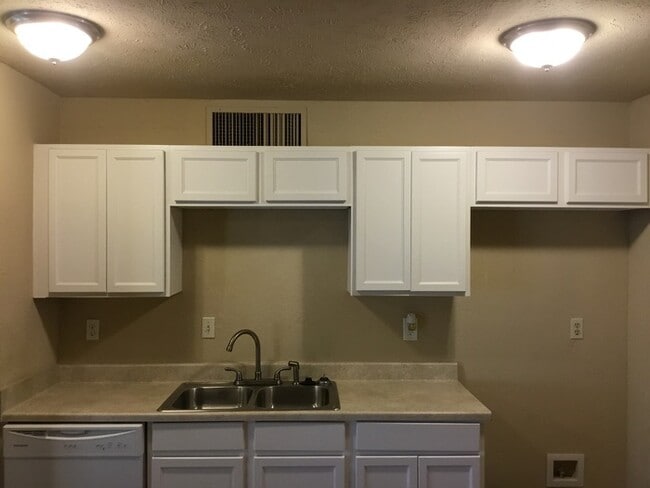 Building Photo - 5221 Norris Dr
