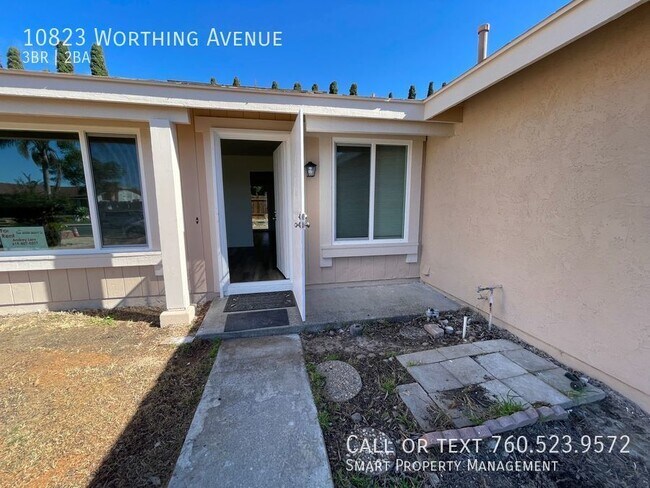 Building Photo - Single story 3 Bedroom 2 bathroom 2 car ga...