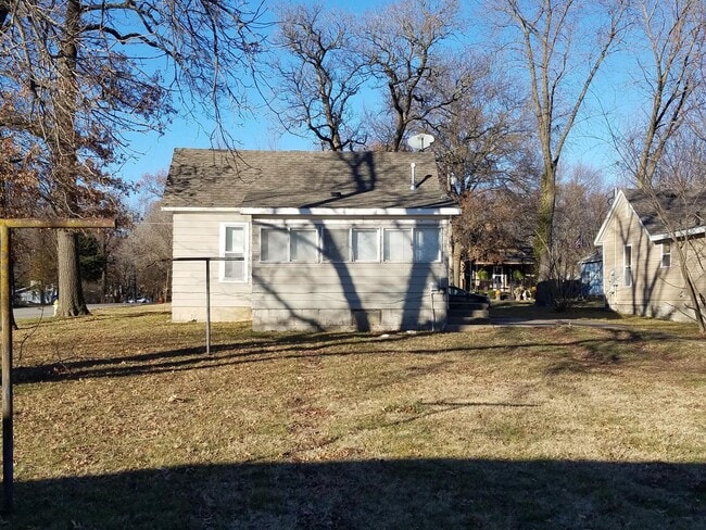Building Photo - REDUCED PRICE!  SUMMER MOVE-IN SPECIAL!!!!...
