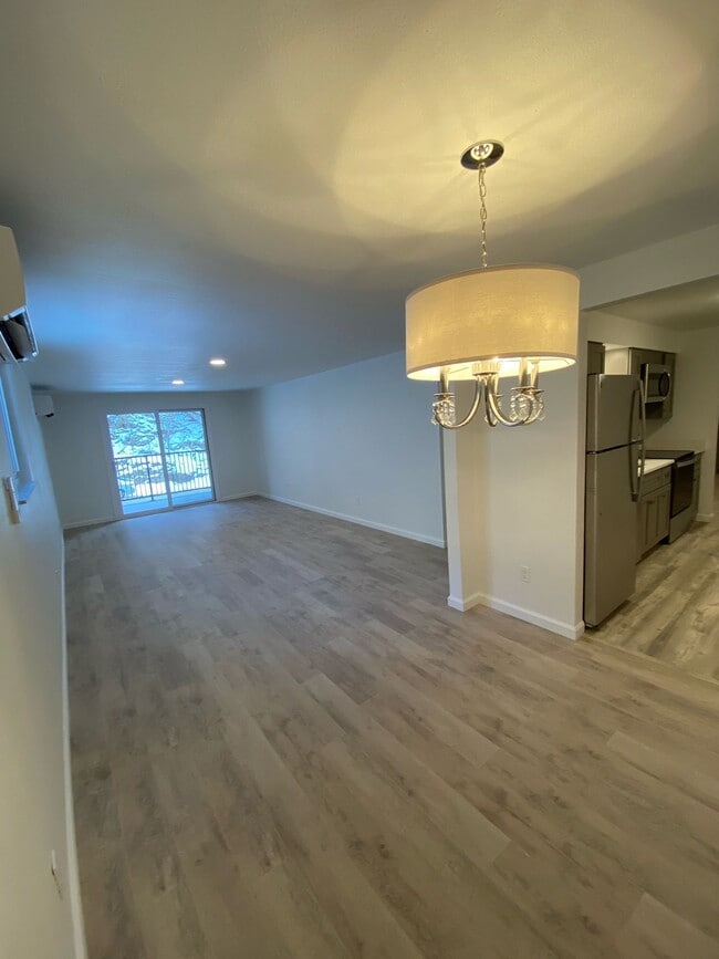 Building Photo - 67 Locust Ridge Dr