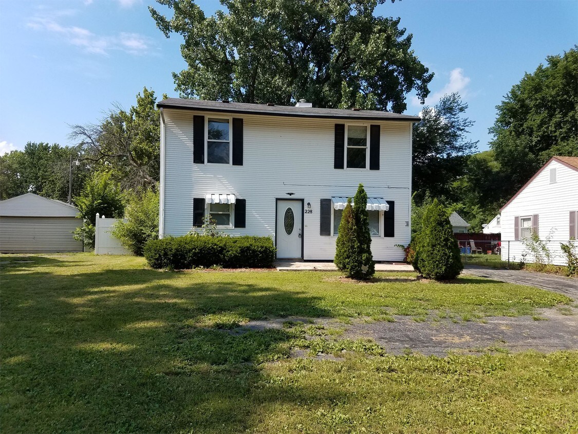 Foto principal - 228 Arcadia Dr