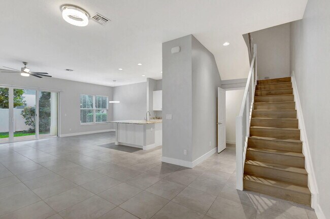 Building Photo - 4924 Pointe Midtown Way