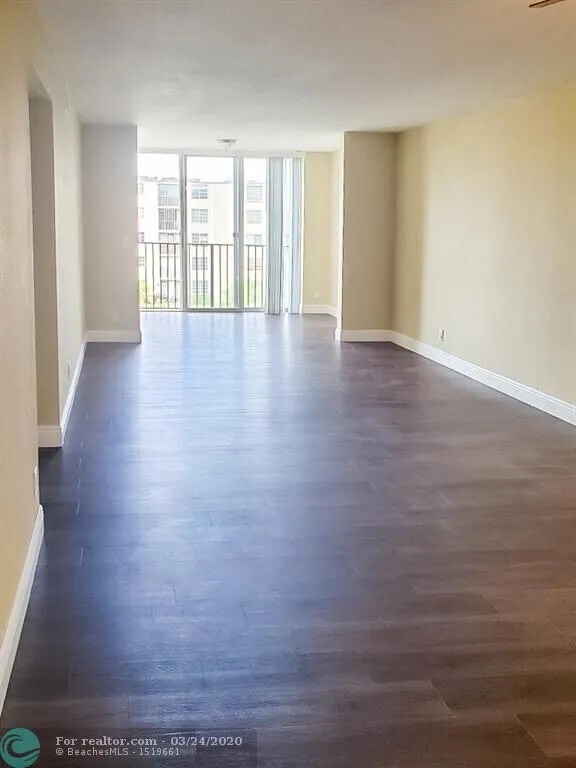Foto del edificio - 7740 NW 50th St