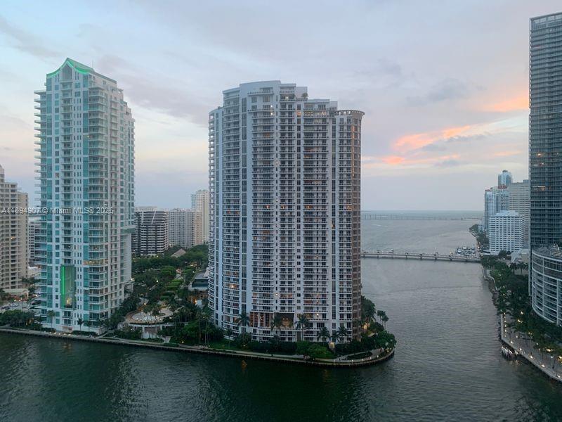 Primary Photo - 300 S Biscayne Blvd