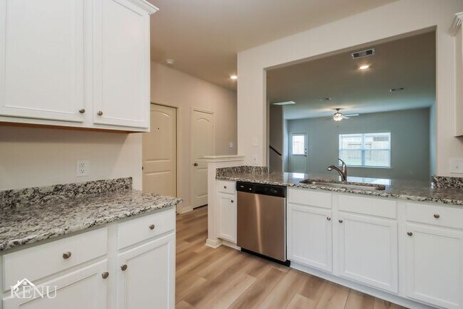 Foto del edificio - 10461 Sweetwater Creek Dr