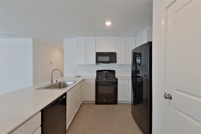 Foto del edificio - 827 Ponderosa Ln