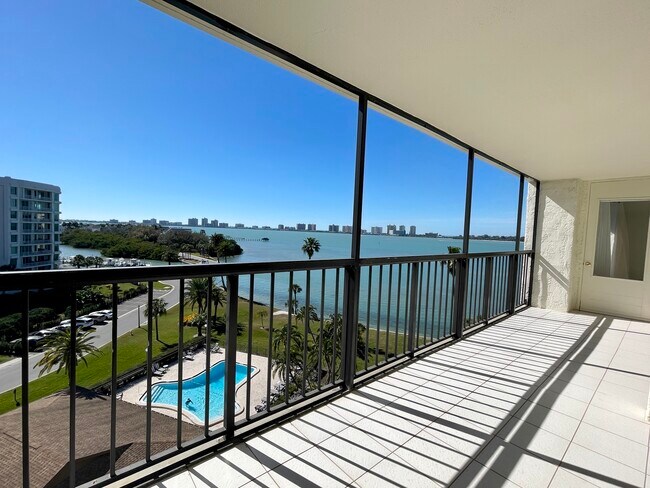 Foto del edificio - 100 Oakmont Ln