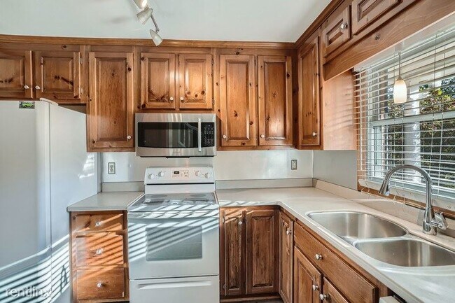Foto del edificio - 3 br, 3 bath House - 355 Towergate Place