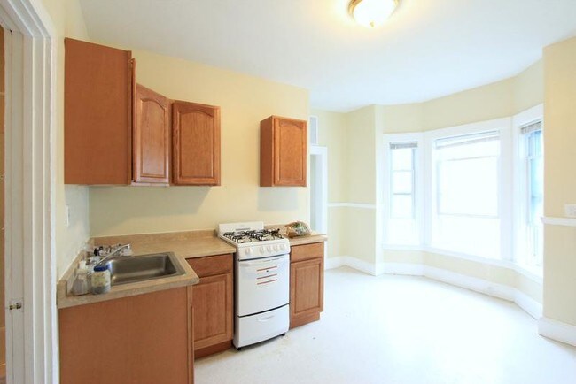 Foto del edificio - 57 Bishop Allen Dr