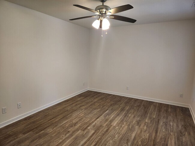 Foto del edificio - Blackstone- 4 Bed 2 Bath Cape Style Home