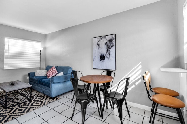 Foto del edificio - 105 SW 5th Ct