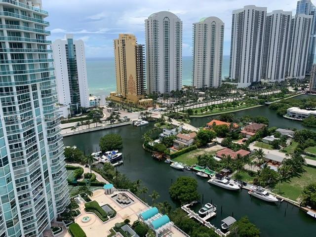 Foto del edificio - 16500 Collins Ave