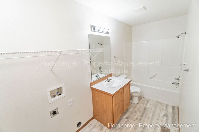 Foto del edificio - 1409 E Gilbert Ave