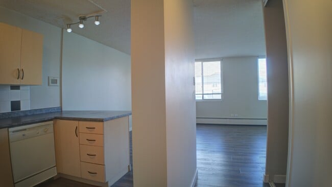 Building Photo - 11147 Whyte Ave NW