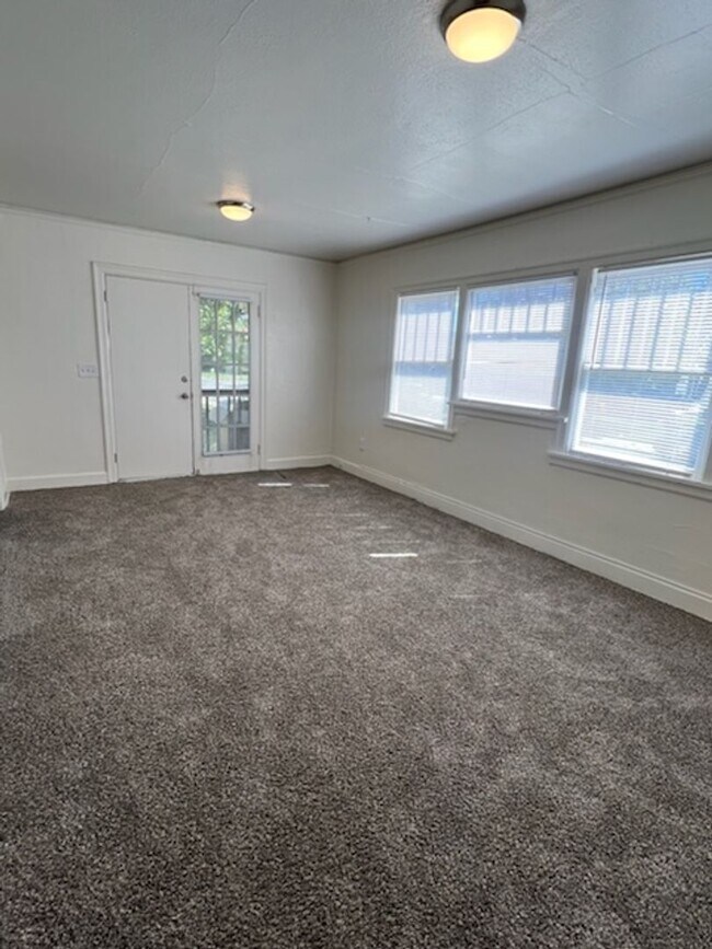 Foto del edificio - 614 S Yakima St