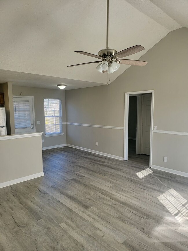 Building Photo - Nice three bedroom 2 bath Ranch in Antioch by Carter Rent to Own