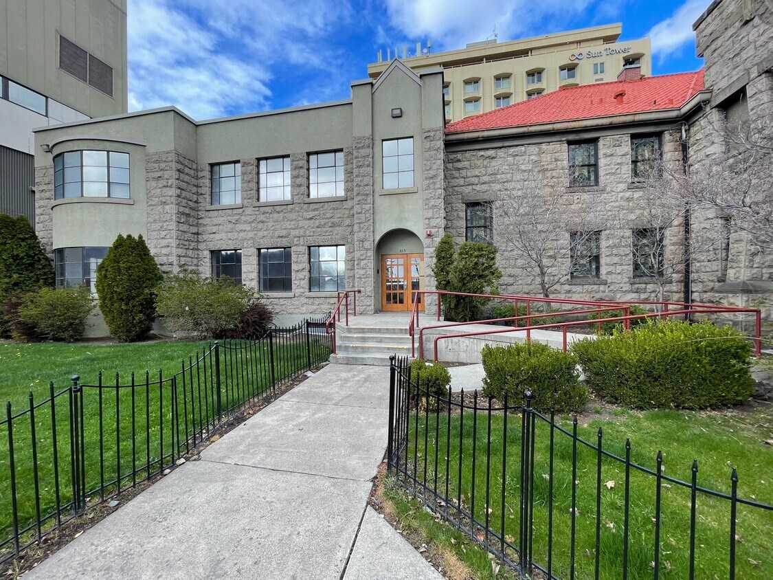 515 E Yakima Ave Unit Studio, Yakima, WA 98901 Room for Rent in