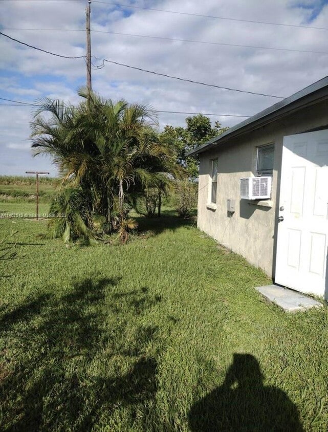 2105 13th St Unit 1, Clewiston, FL 33440 Room for Rent in Clewiston