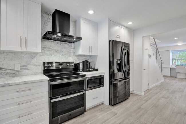 Foto del edificio - Southeast 1st Street, Fort Lauderdale, FL 33301 - 3 BR 2 BA single-family home