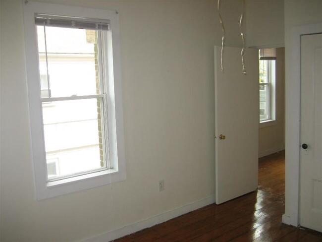 Building Photo - 16 Kidder Ave
