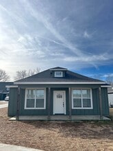 Building Photo - 1331 W Deane St