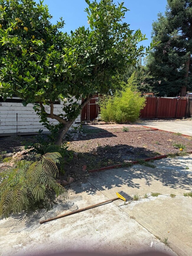 Foto del edificio - $3,700 / 4 BR - Comfortable 3-Bedroom Fremont Rental in Prime East Bay Location!