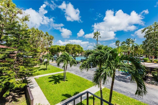 Foto del edificio - 10784 N Kendall Dr