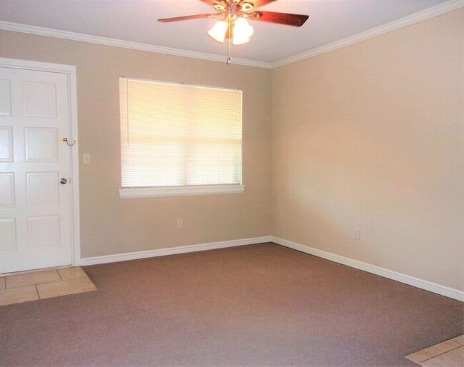Building Photo - Tara Condos 2 Bed 1 Bath Apt NW 63rd & May...
