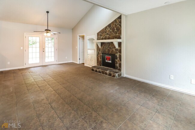 Building Photo - 495 Split Rail Dr