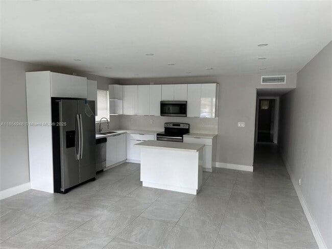 Foto del edificio - 2 bedroom in Hollywood FL 33021