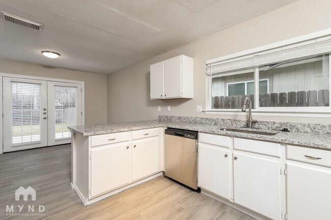 Foto del edificio - 8306 Pine Meadow Dr